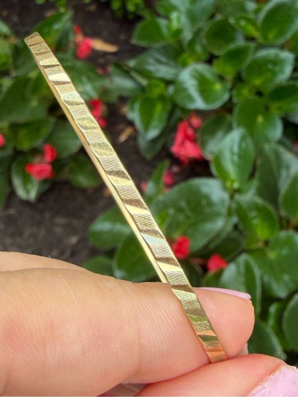 VINTAGE 14K YELLOW GOLD BANGLE BRACELET ORNATE DESIGN EUROPEAN GREAT STACKING
